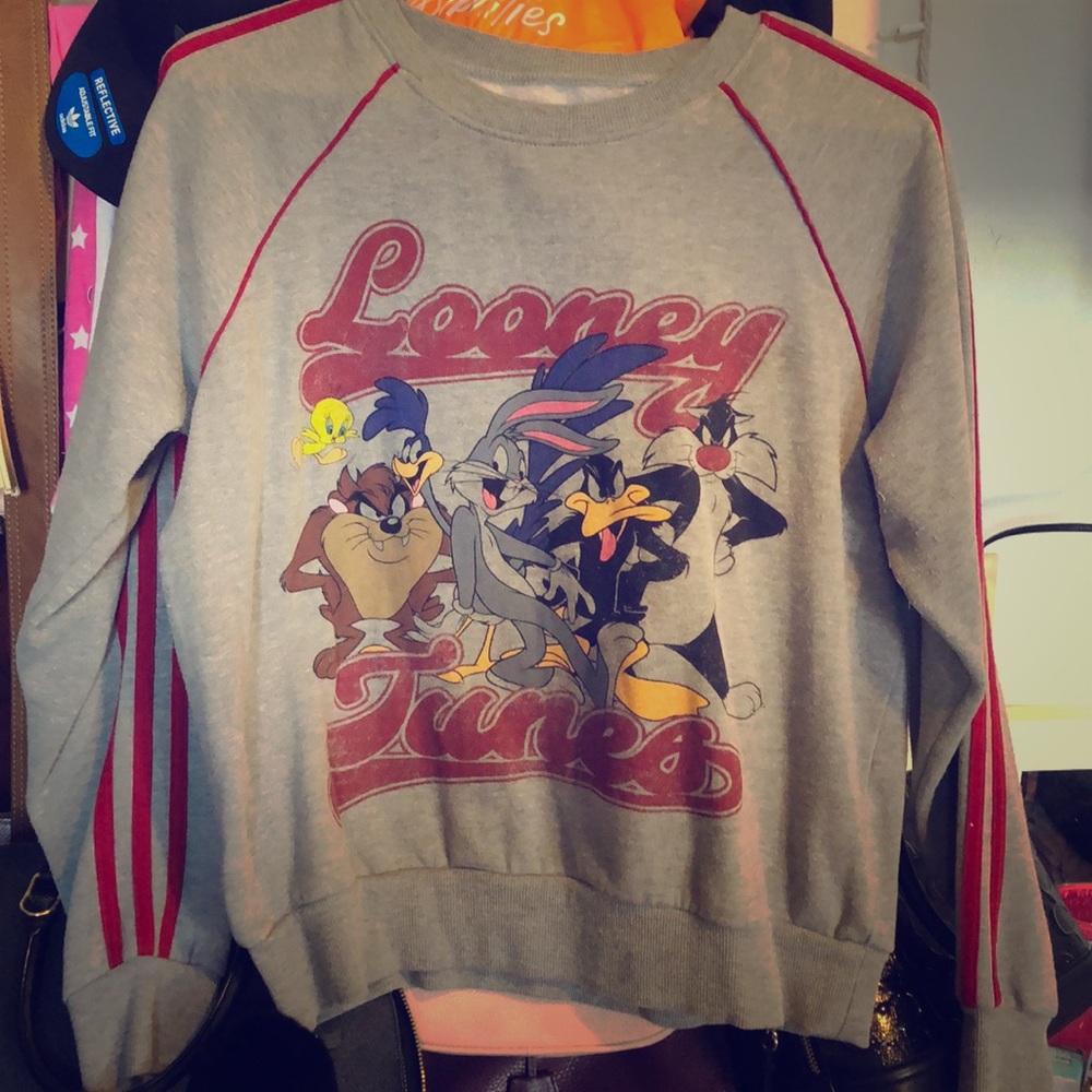 A looney tunes sweatshirt